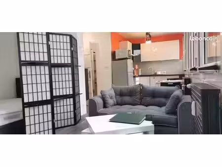 appartement studio entièrement meublé 30m2 à proximité de tous commerces et gare
