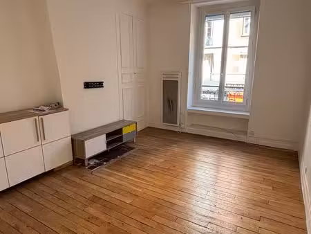 loue 2 pièces 39m2