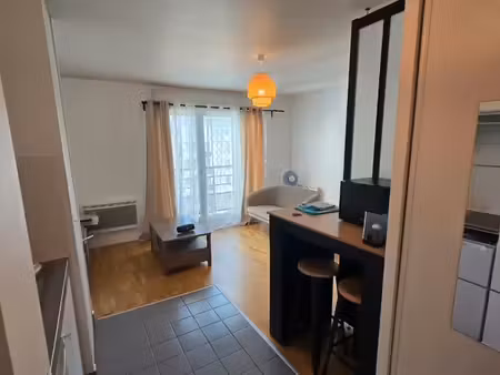studio meublé à louer – thiais – parking privé