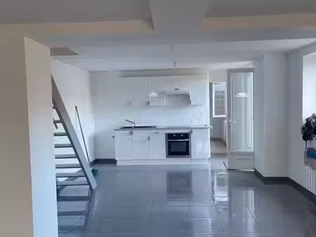 maison semi mitoyenne à louer