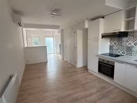 location maison de ville montmaur 11320