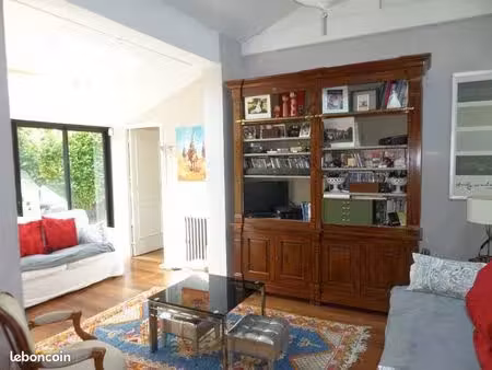 (14  9m²)  salle de bains avec wc. garage pour 2 voitures  buanderie  disponibilité