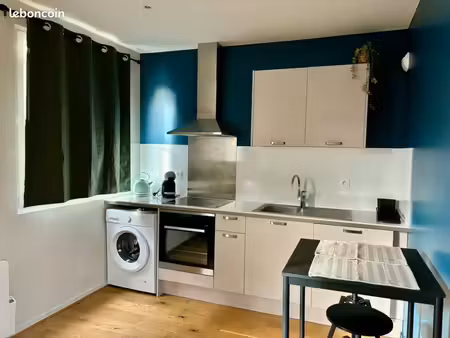studio 25m2 meublé avec vue cathédrale