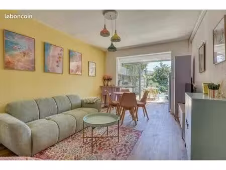appartement à sanary sur mer garage et clim 2 chambres