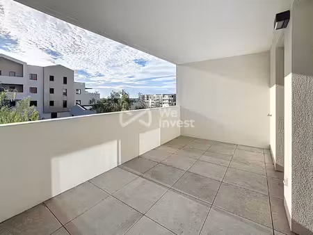 appartement t4 / 2 emplacements de parking et terrasse - saint
