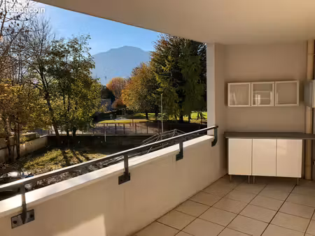 appartement 65m2 smh libre début septembre