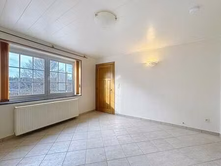 chouette appartement 1 chambre au rez-de-chaussée.