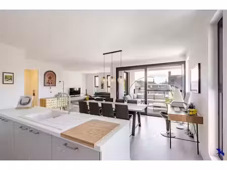 appartement 3 chambres dans un immeuble récent avec terrasse