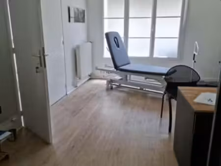 location bureaux et commerces à lisieux (14100) : à louer / 60m² lisieux