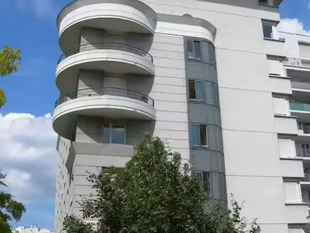 location meublée appartement 1 pièce 18 m² à lyon 8ème (69008)  500 €