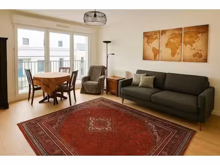 location meublée appartement 4 pièces 83 m² à nanterre (92000)  2 100 €