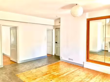 location meublée appartement 3 pièces 56 m² à nantes (44000)  980 €