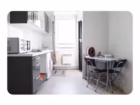 location meublée appartement 1 pièce 25 m² à paris 18ème (75018)  1 170 €