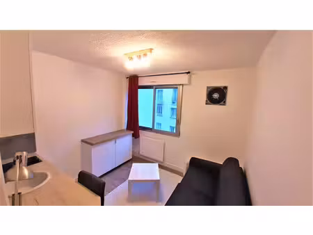 location meublée appartement 1 pièce 14 m² à rouen (76000)  400 €