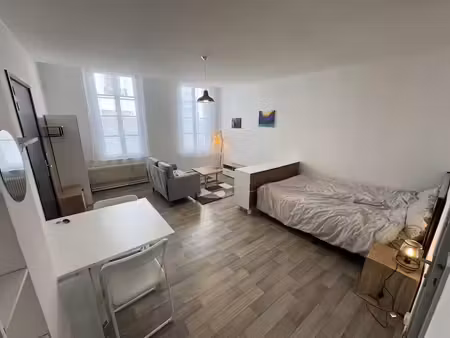 location meublée appartement 1 pièce 29 m² à rouen (76000)  680 €
