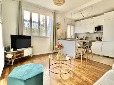 location meublée appartement 2 pièces 35 m² à sevres (92310)  1 400 €