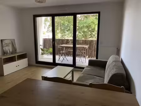 location meublée appartement 2 pièces 39 m² à villejuif (94800)  1 440 €