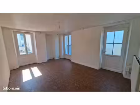 appartement t2 en rdc avec cour privative– quartier barbès  bourges
