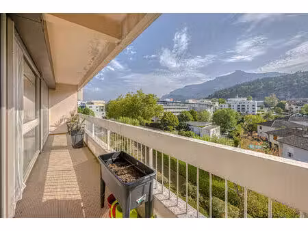 chambéry  t4 lumineux avec garage  ascenseur.