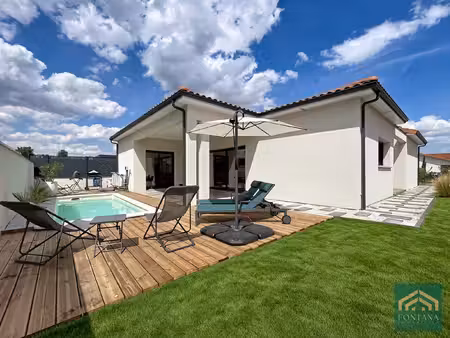 a vendre  plain-pied avec piscine  à mozac