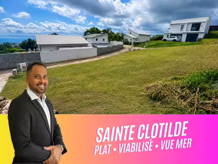 terrain constructible à sainte-clotilde avec vue dégagée