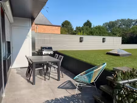 spacieux appartement 3 ch. herstal avec terrasse et garage