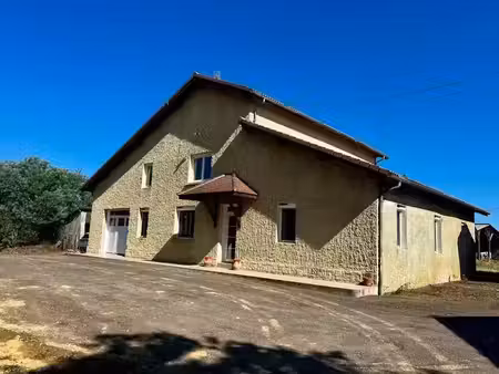 location maison 4 pièces 140 m² à pouydraguin (32290)  813 €