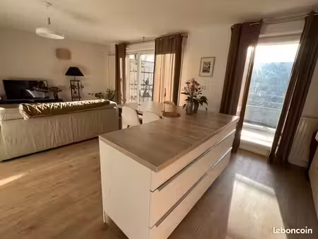 ? t3 meublé 77 m² – garage double – proche gare et futur tram
