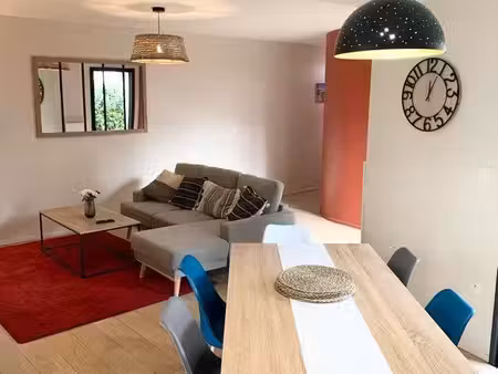 t4 3ch spacieux lumineux équipé avec terrasse