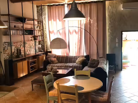 a louer grand studio meublé