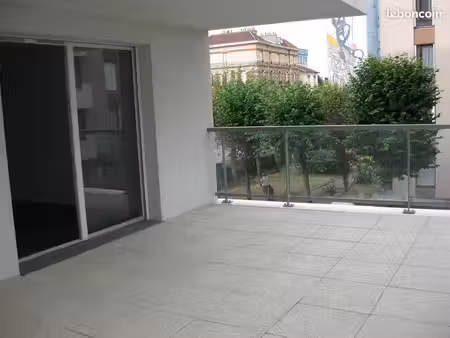 appartement récent 3 pièces 67 m2 avec parking