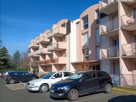 location studio meublé