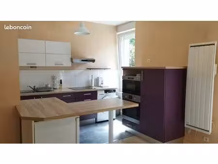 t2 meublé 40 m² bail etudiant/ place parking/ proche iut  hôpital
