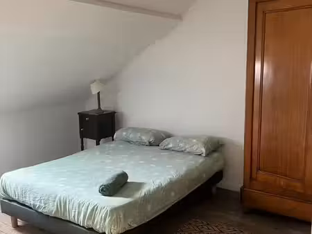 chambre dans maison pour étudiant.e