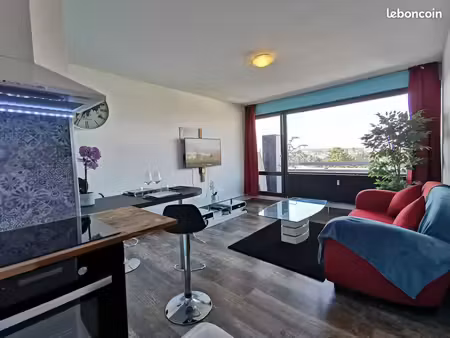 t2 meublé – balcon – parking - vue dégagée