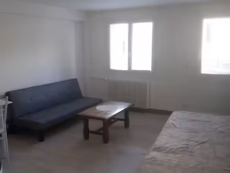 grand studio meublé
