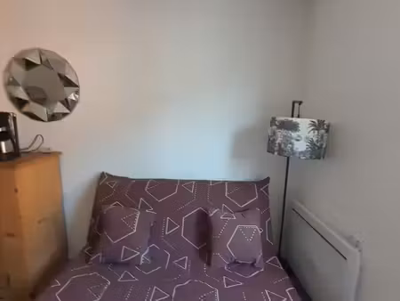 location studio meublé