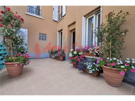 à vendre 3 pièces 46 70 m2 avec cour privative le perreu