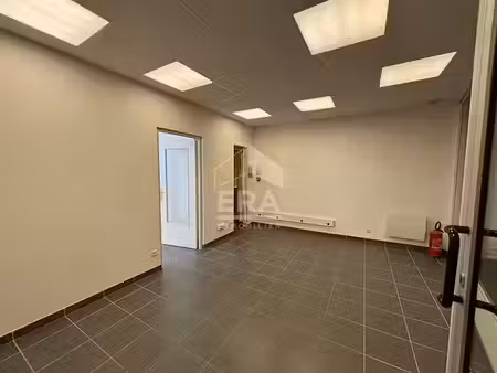 location locaux professionnels 0 pièces 35 m² à château-arnoux-saint-auban (04160)  700 €