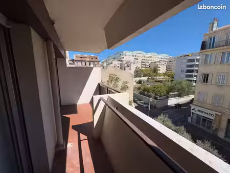 t3 rénové & calme – terrasse & garage – proche castellane