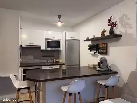 appartement t2 + terrasse + parking + garage + piscine