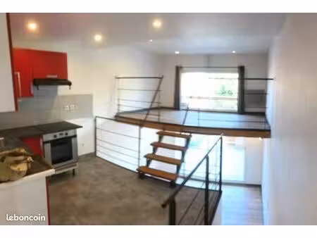 loft t2 terrasse et jardin friche maternité