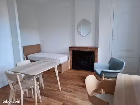 studio meublé de 22m² - lyon 8ème - bachut -