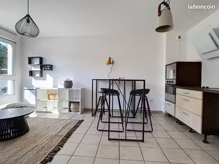 t2 récent meublé de 40 m2 avec parking en sous-sol
