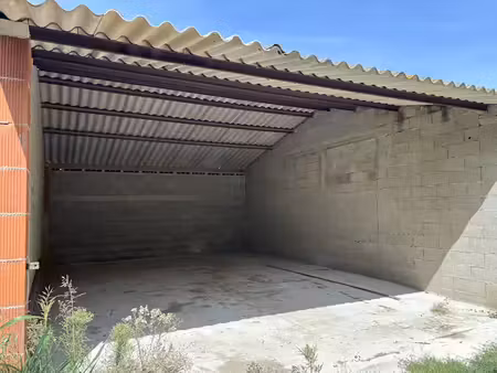 location parking 45 m² à remoulins (30210)  450 €