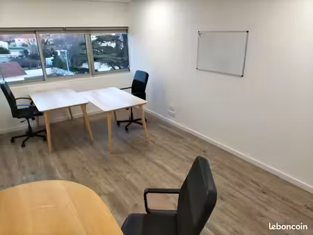 bureau équipé