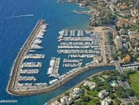 location place 12 3x4 18m au port la napoule