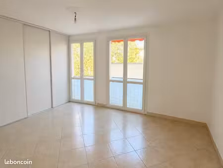 local professionnel 51 m² – 3 bureaux – aix-en-provence – 240 000