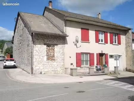 maison 5 pièces 220 m²