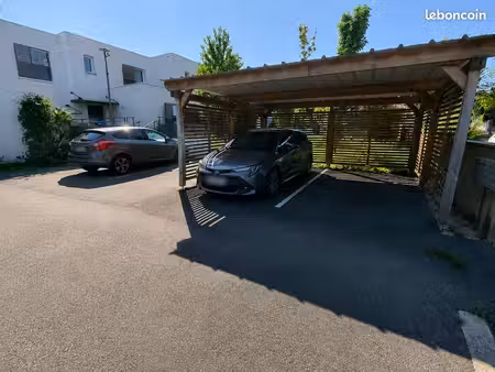 place de parking - stationnement couvert à louer